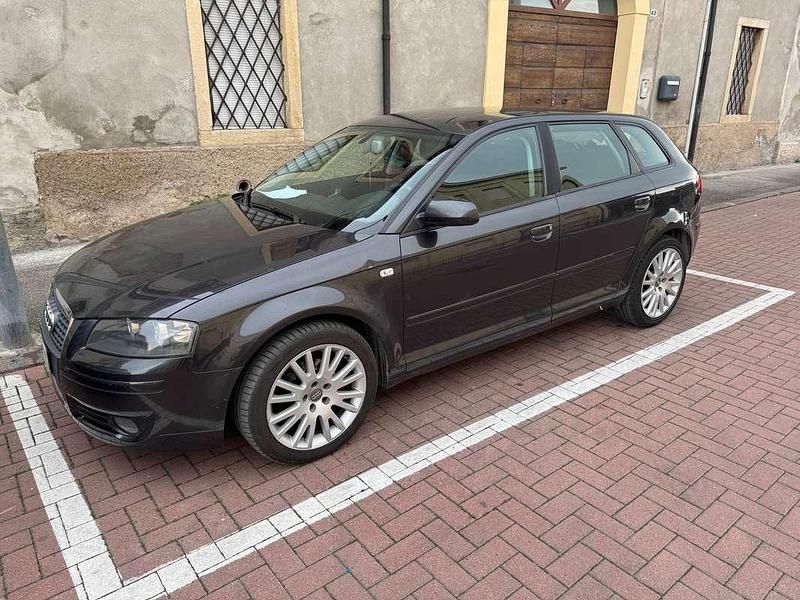 Usata Audi A3 105 CV (77 kW) 2005 Marrone Utilitaria