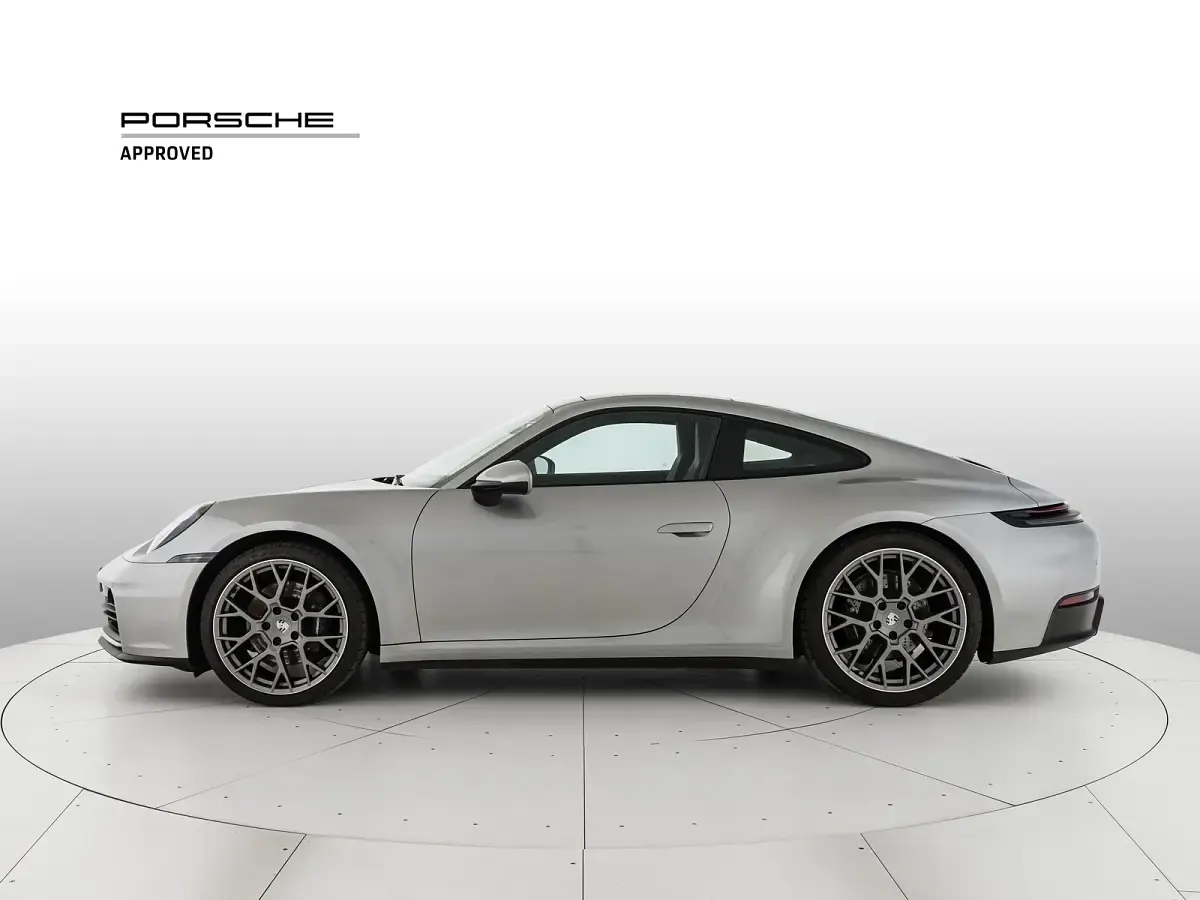 Usata Porsche 911 394 CV (289 kW) 2024 U2 argento gt metallizzato Coupé
