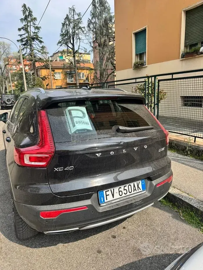 Usata Volvo XC40 Inscription 150 CV (110 kW) 2019 Nero SUV
