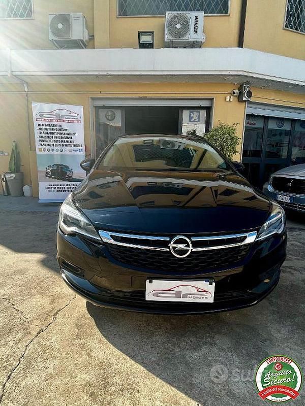 Usata Opel Astra Dynamic 110 CV (80 kW) 2018 Nero metallizzato Station wagon