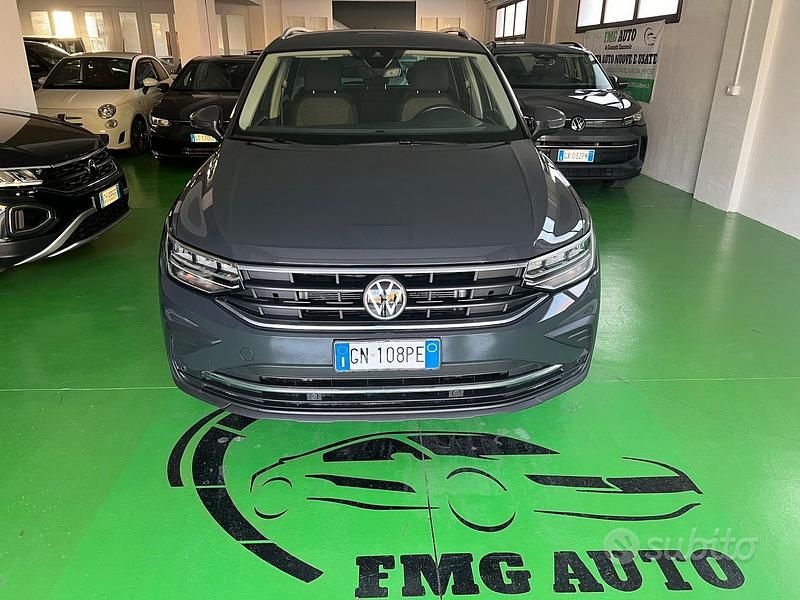 Usata VW Tiguan Life 122 CV (89 kW) 2023 Grigio SUV