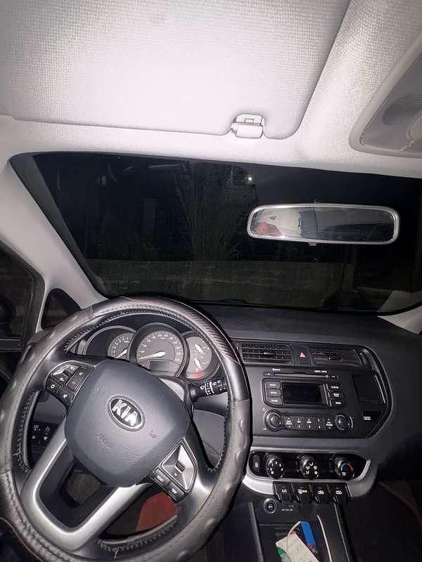 Usata Kia Rio Active 86 CV (63 kW) 2014 Nero Berlina