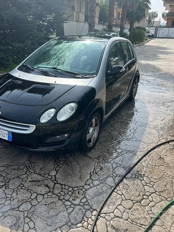 Usata Smart ForFour Pulse 95 CV (69 kW) 2004 Nero Utilitaria
