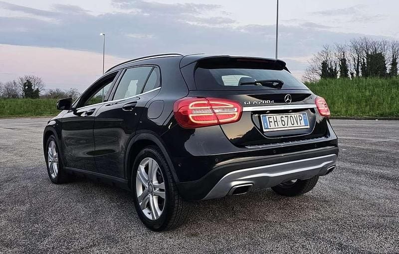 Usata Mercedes GLA200 136 CV (100 kW) 2016 Nero SUV