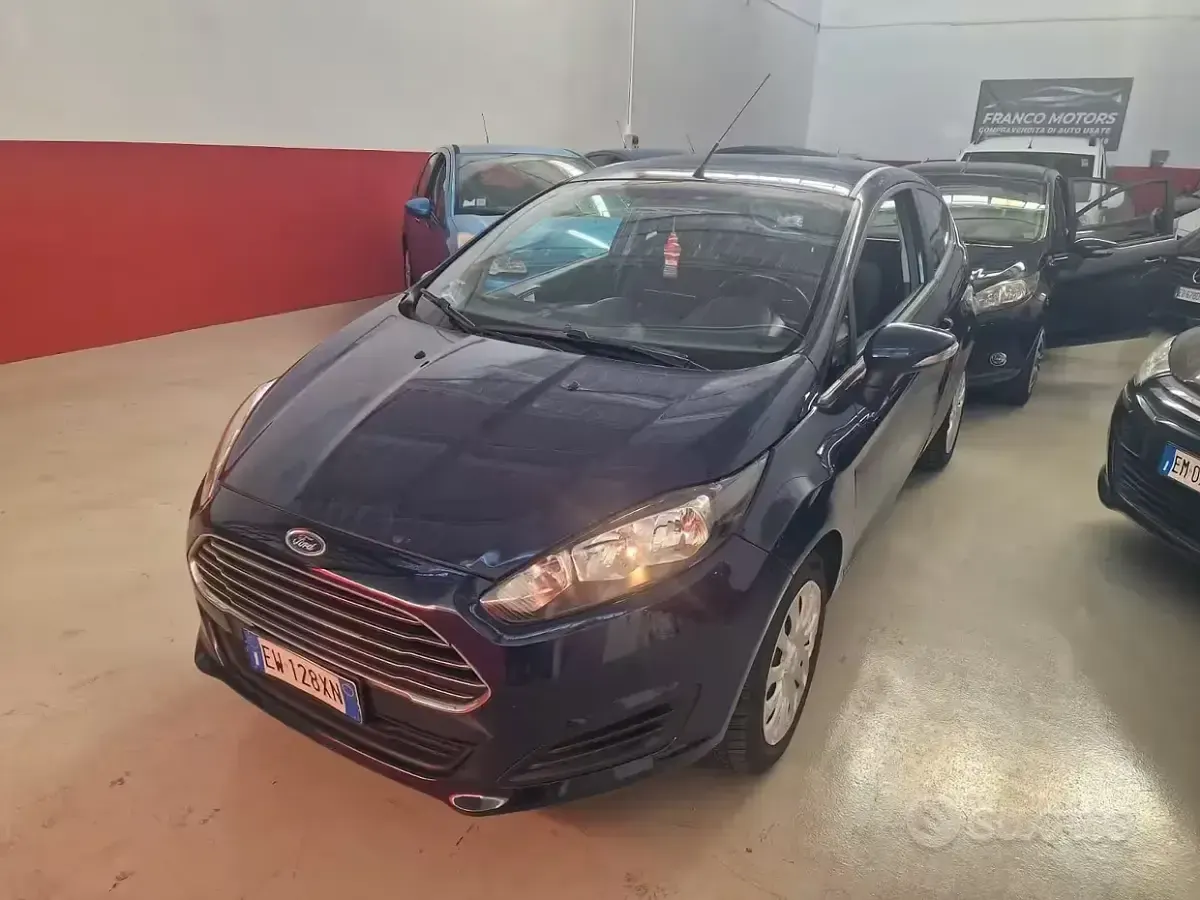Usata Ford Fiesta Titanium 80 CV (58 kW) 2014 Bluazzurro Utilitaria