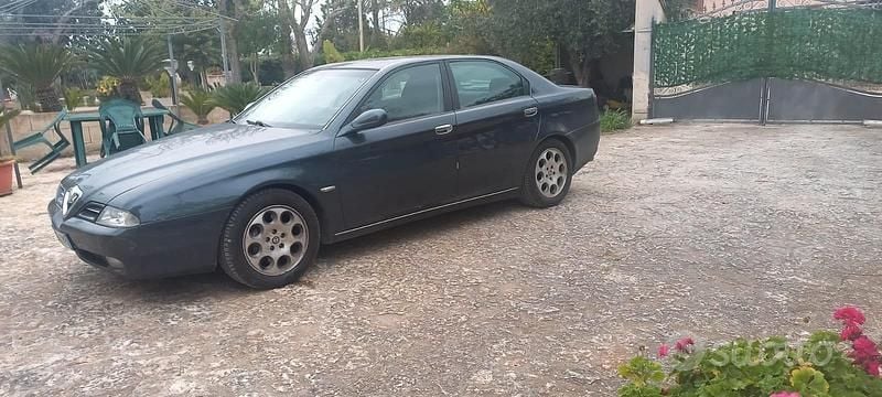 Usata Alfa Romeo 166 205 CV (150 kW) 2000 Blu Berlina