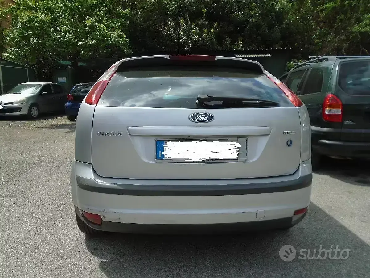 Usata Ford Focus 90 CV (66 kW) 2007 Giallo Utilitaria