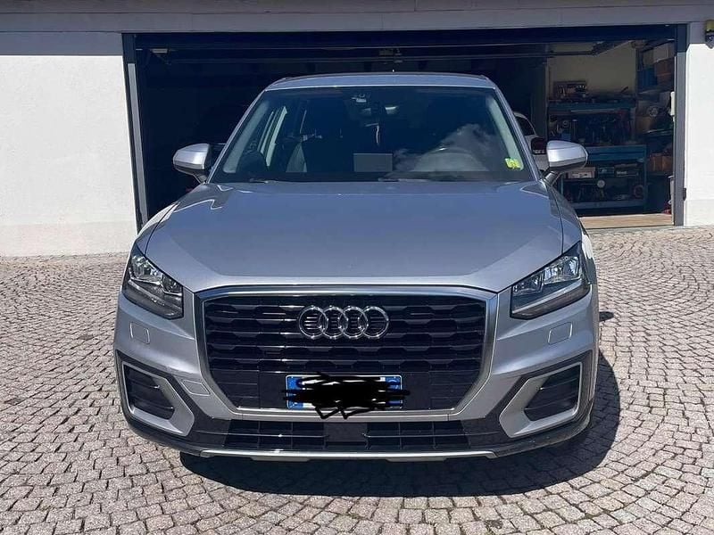 Usata Audi Q2 Ambiente 116 CV (85 kW) 2018 Argento SUV