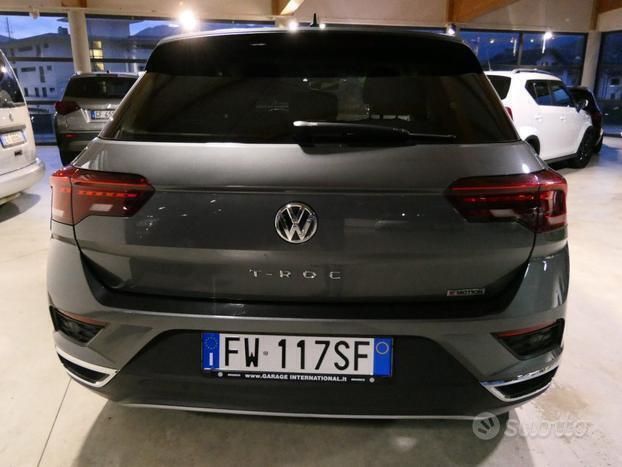 Usata VW T-Roc Style 150 CV (110 kW) 2018 Grigio scuro SUV