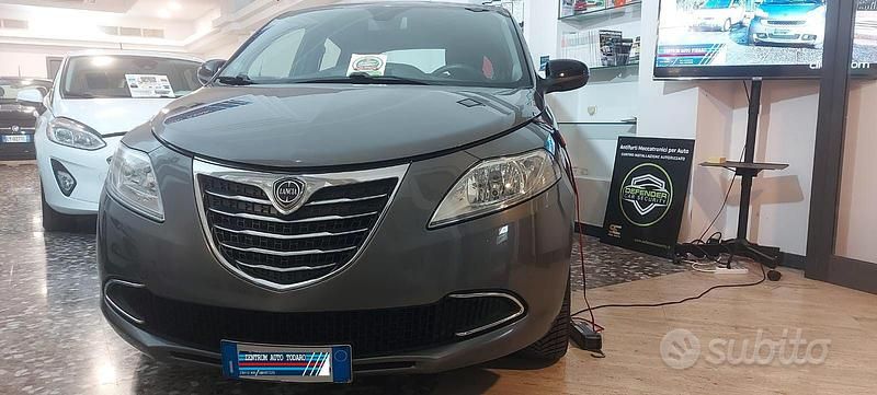Usata Lancia Ypsilon Gold 95 CV (69 kW) 2015 Grigio Utilitaria