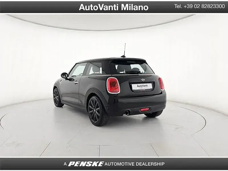 Usata Mini ONE 102 CV (75 kW) 2018 Nero Utilitaria