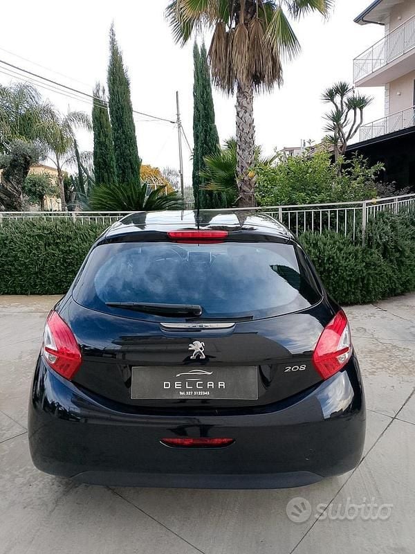 Usata Peugeot 208 Allure 82 CV (60 kW) 2013 Nero Utilitaria