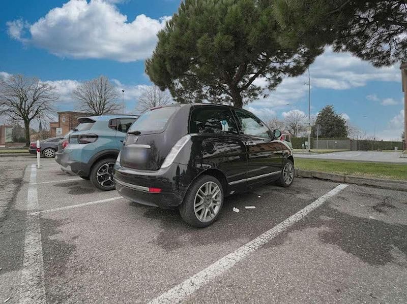 Usata Lancia Ypsilon 69 CV (50 kW) 2011 Utilitaria