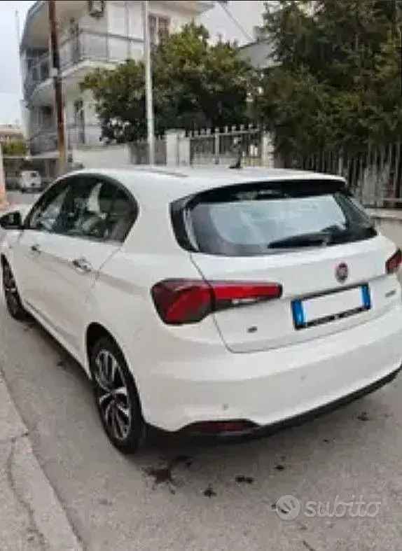Usata Fiat Tipo 120 CV (88 kW) 2018 Bianco Berlina