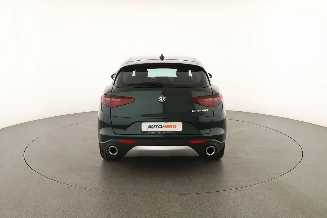 Usata Alfa Romeo Stelvio Executive 190 CV (139 kW) 2021 Verde SUV