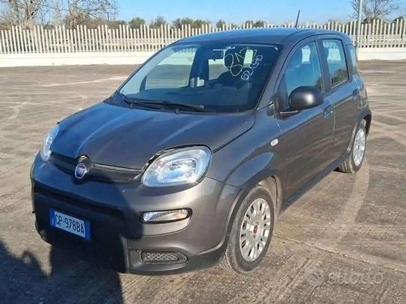 Usata Fiat Panda 70 CV (51 kW) 2023 Grigio maestro metallizzato Utilitaria