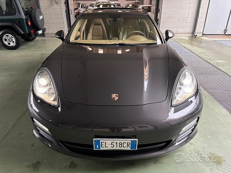 Usata Porsche Panamera 300 CV (220 kW) 2011 Grigio Berlina