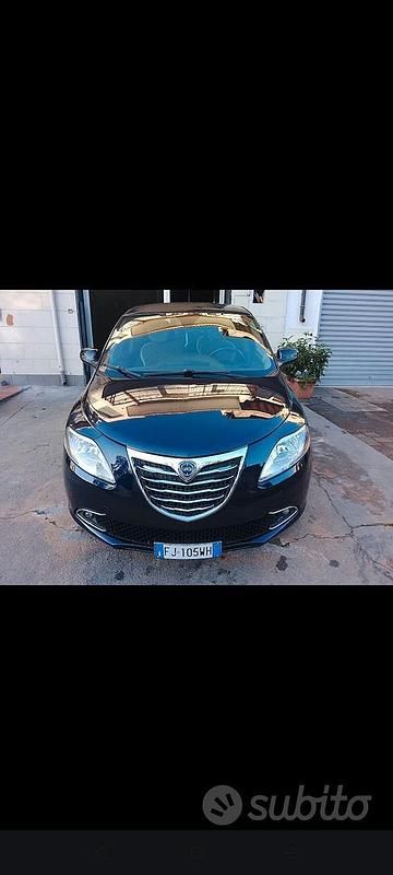 Usata Lancia Ypsilon 2017 Blu Utilitaria