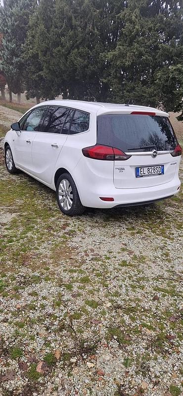 Usata Opel Zafira 150 CV (110 kW) 2012 Bianco Monovolume
