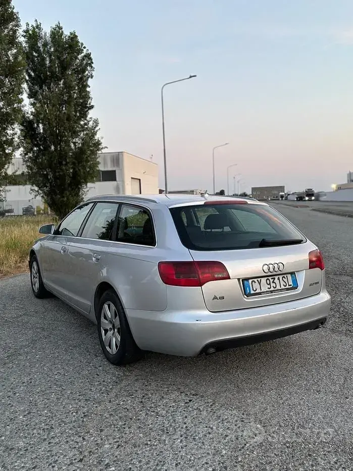 Usata Audi A6 140 CV (102 kW) 2005 Grigio Station wagon