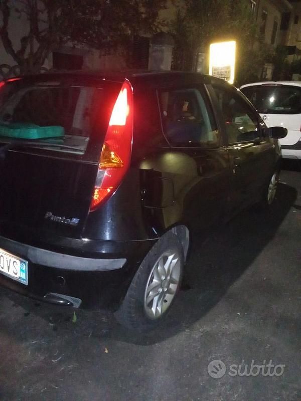 Nero Usata 2000 Fiat Punto Due volumi | 1200 € (Buon prezzo) - Immagine 1/4