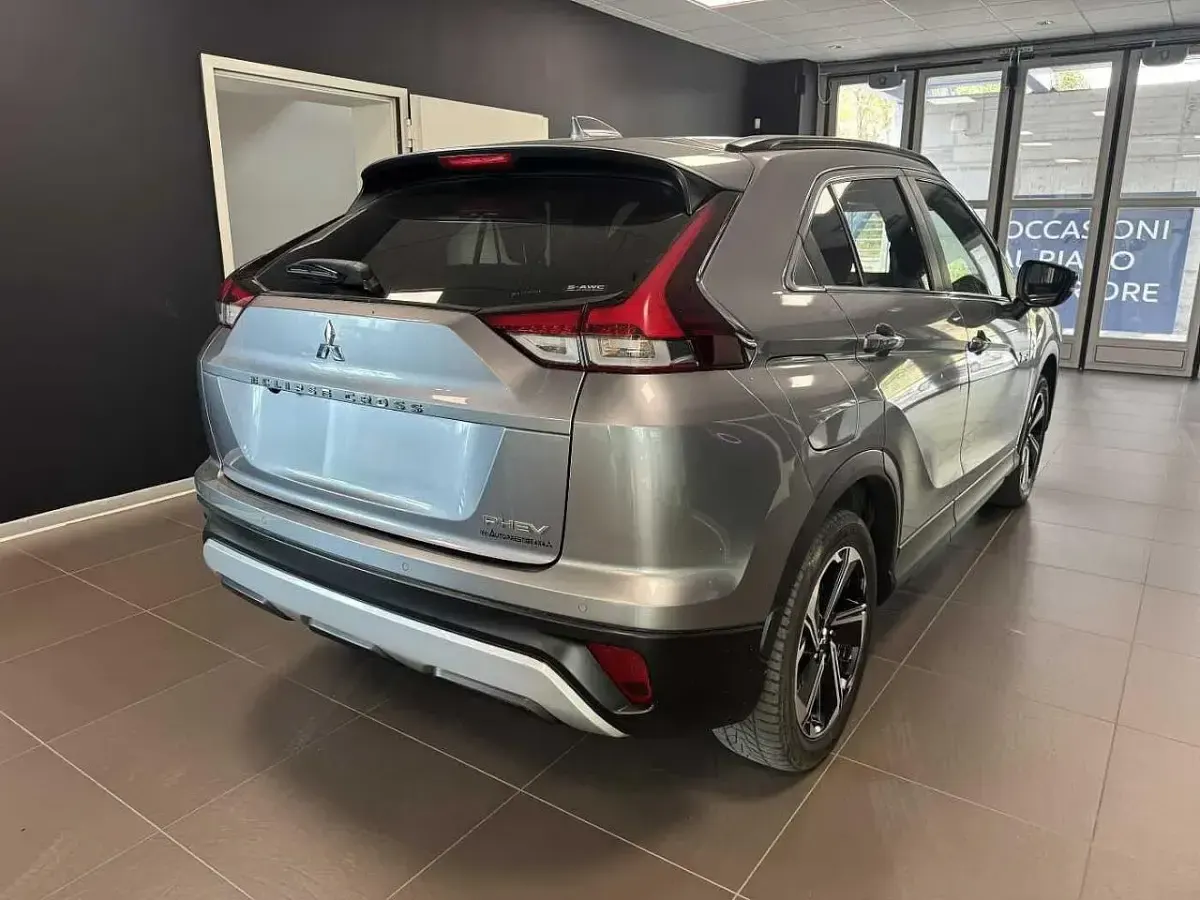 Usata Mitsubishi Eclipse Cross 188 CV (138 kW) 2022 Grigio SUV