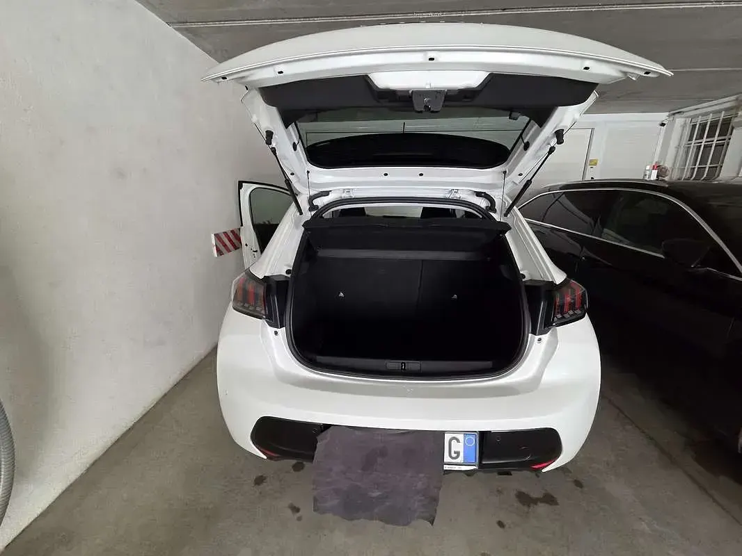 Usata Peugeot 208 Allure 101 CV (74 kW) 2020 Utilitaria
