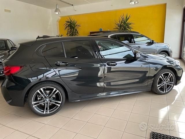 Usata BMW 116 M Sport 116 CV (85 kW) 2022 Nero Utilitaria