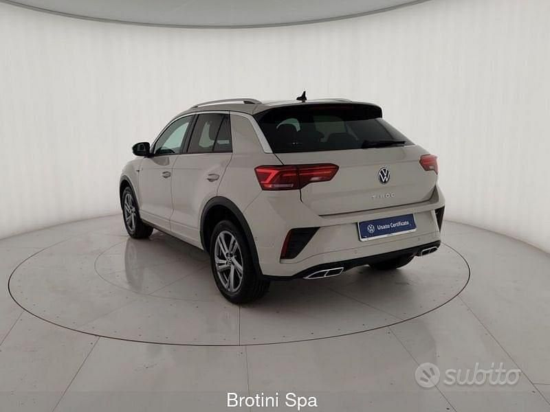 Usata VW T-Roc R-line 110 CV (80 kW) 2023 Grigio metallizzato SUV