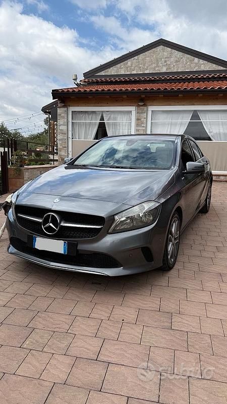 Usata Mercedes A180 109 CV (80 kW) 2017 Berlina