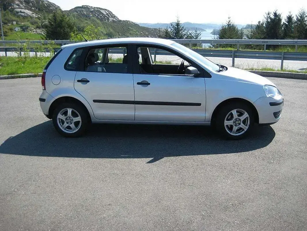 Usata VW Polo Sportline 80 CV (58 kW) 2010 Grigio Utilitaria