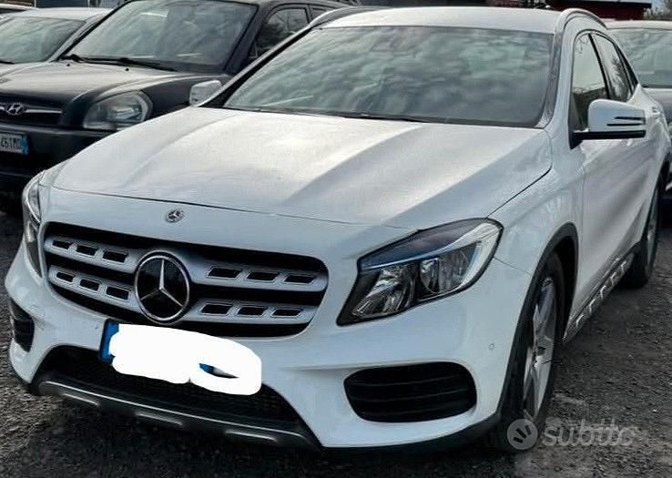 Usata Mercedes GLA200 136 CV (100 kW) 2018 Bianco SUV