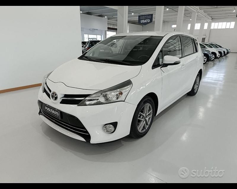 Usata Toyota Verso Style 111 CV (81 kW) 2016 Bianco Monovolume