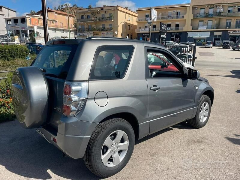 Usata Suzuki Grand Vitara 129 CV (94 kW) 2009 Grigio SUV