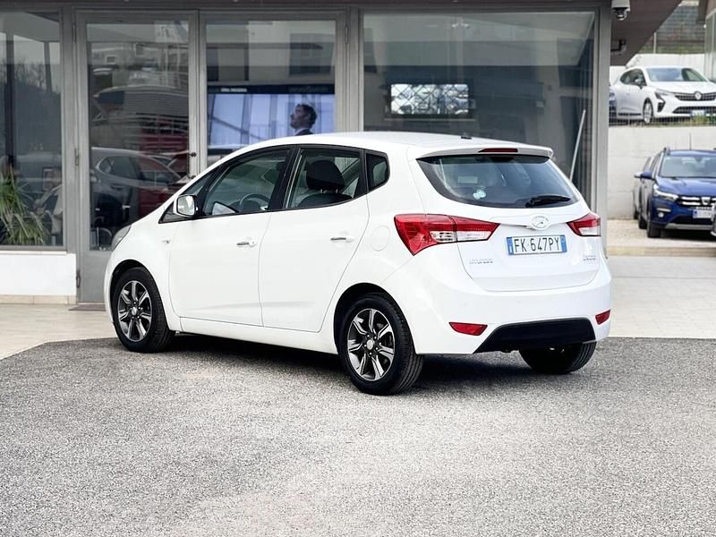 Usata Hyundai ix20 90 CV (66 kW) 2017 Bianco Utilitaria