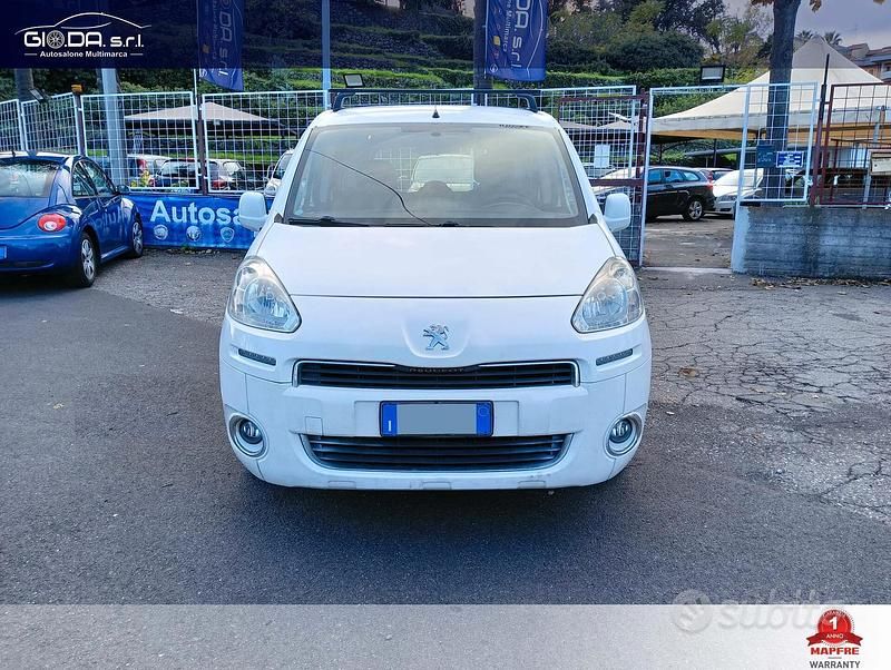 Begagnad Peugeot Partner Tepee Active 115 HK (84 kW) 2015 Vit Minibuss