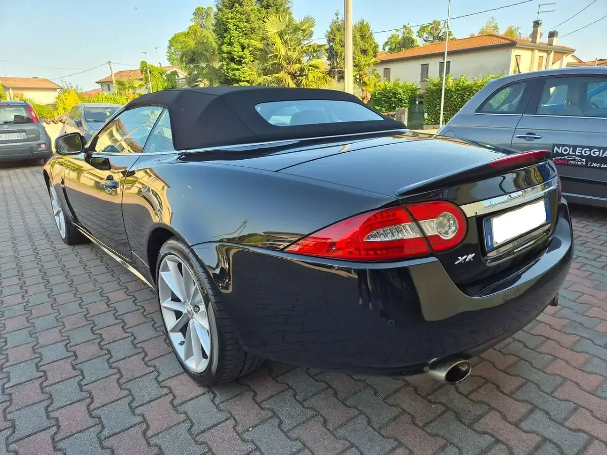 Usata Jaguar XK 385 CV (283 kW) 2011 Nero Cabrio