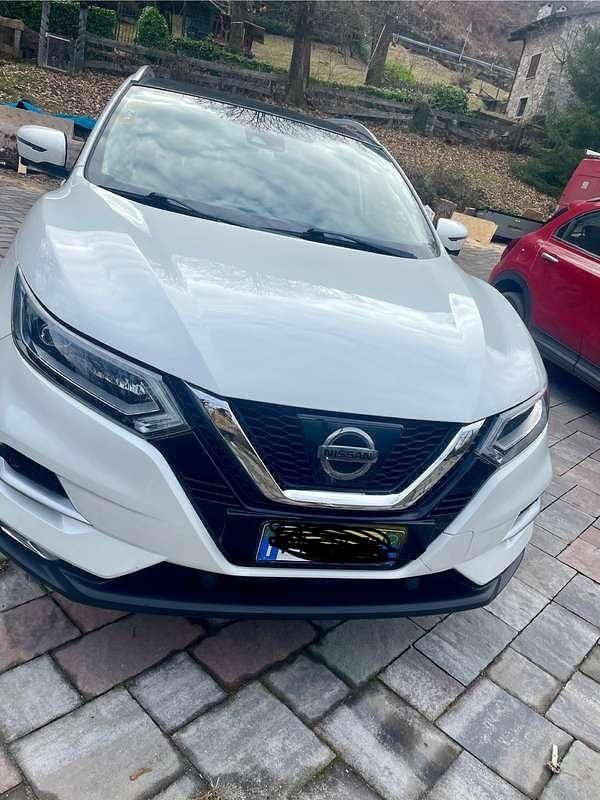 Usata Nissan Qashqai N-Connecta 110 CV (80 kW) 2019 Bianco SUV