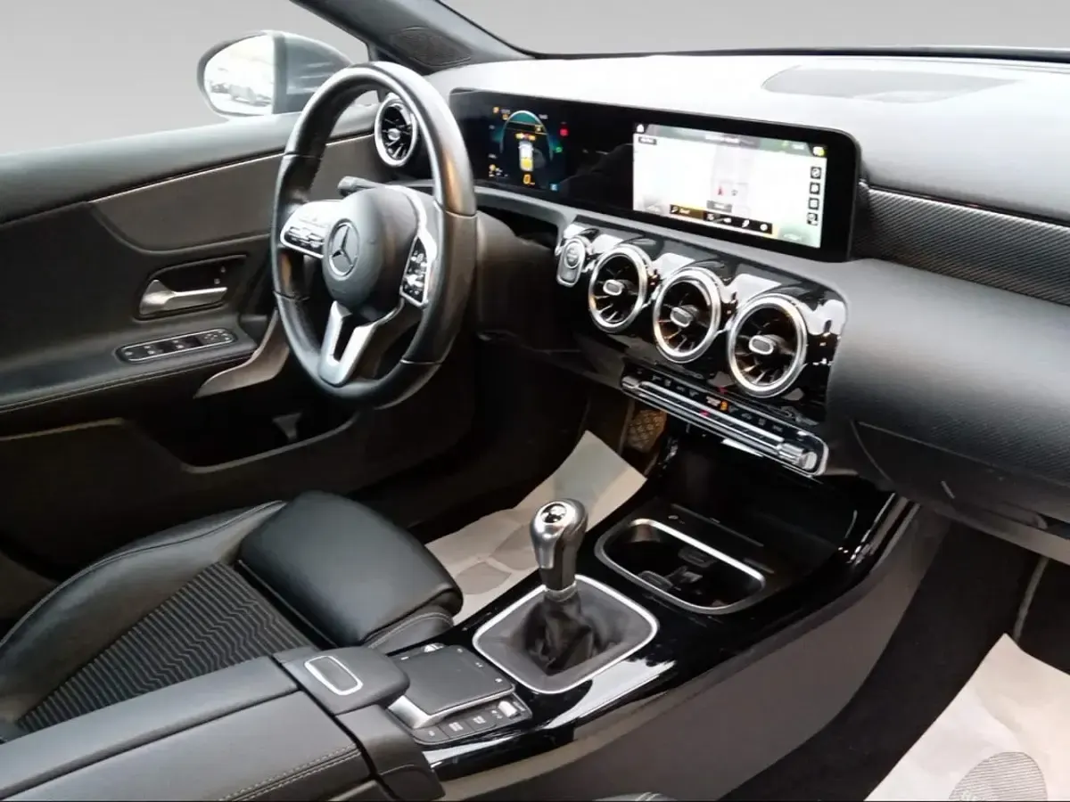 Usata Mercedes A180 116 CV (85 kW) 2022 Grigio Utilitaria