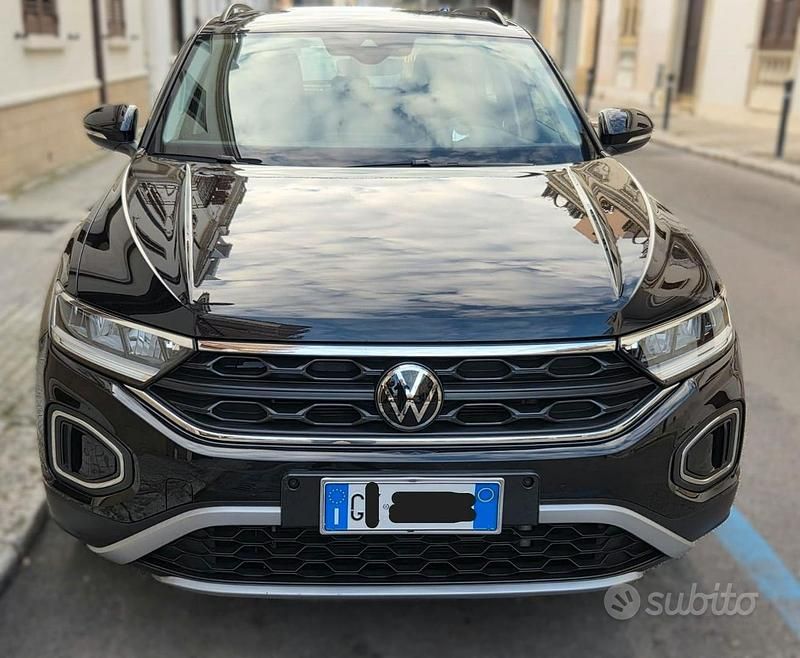 Usata VW T-Roc Style 110 CV (80 kW) 2023 Nero SUV