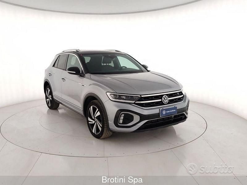 Usata VW T-Roc R-line 150 CV (110 kW) 2024 Grigio metallizzato SUV