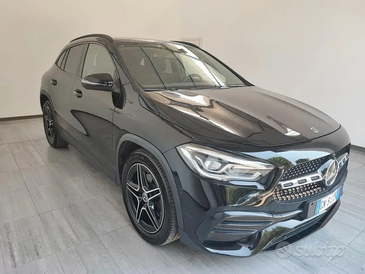 Usata Mercedes GLA200 Premium 150 CV (110 kW) 2023 Nero SUV