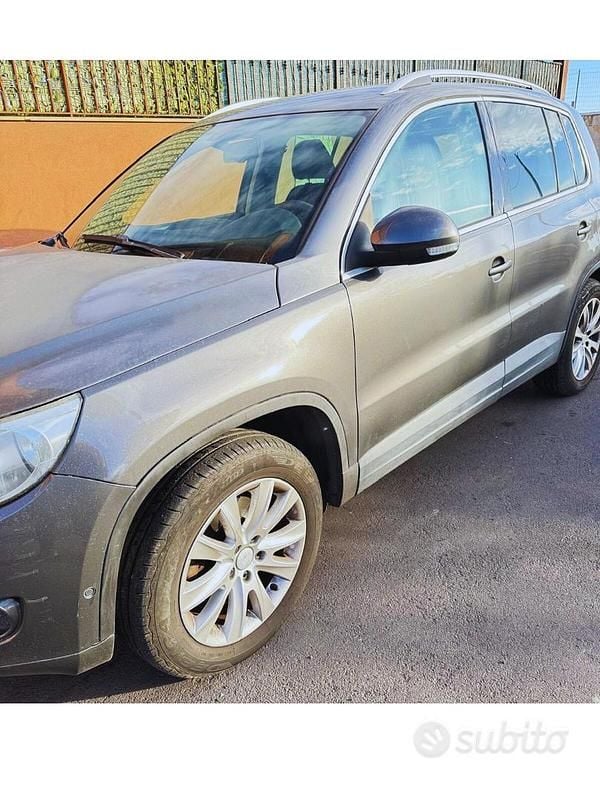 Usata VW Tiguan 140 CV (102 kW) 2011 Grigio SUV