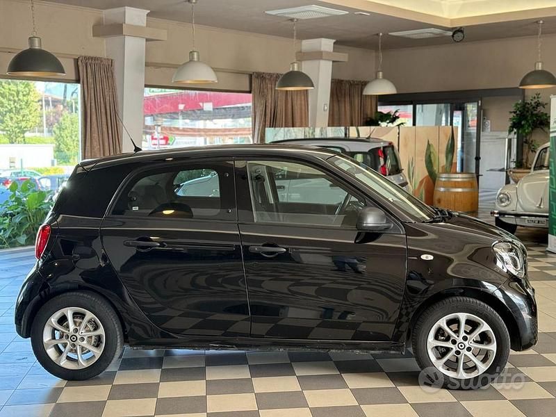 Usata Smart ForFour Passion 71 CV (52 kW) 2018 Nero Utilitaria