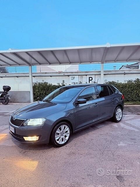 Usata Skoda Rapid Ambition 105 CV (77 kW) 2014 Grigio Utilitaria