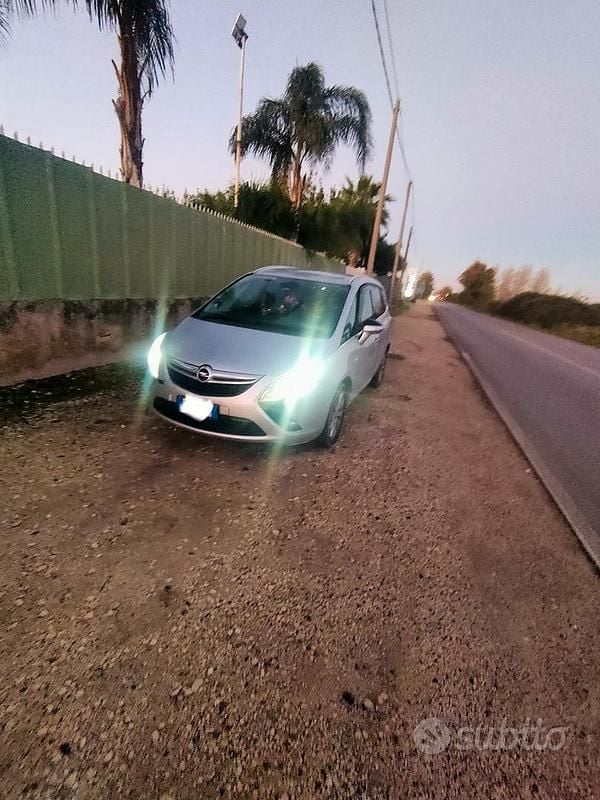 Usata Opel Zafira 150 CV (110 kW) 2013 Grigio Monovolume