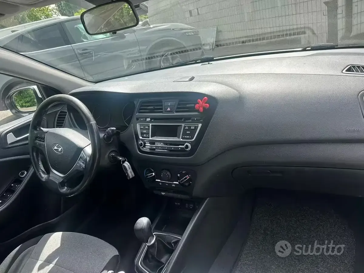 Usata Hyundai i20 Active 90 CV (66 kW) 2016 Bianco Berlina