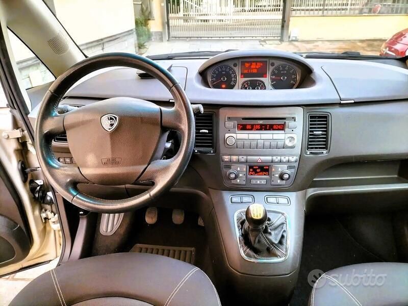 Usata Lancia Musa S 95 CV (69 kW) 2011 Oro Monovolume