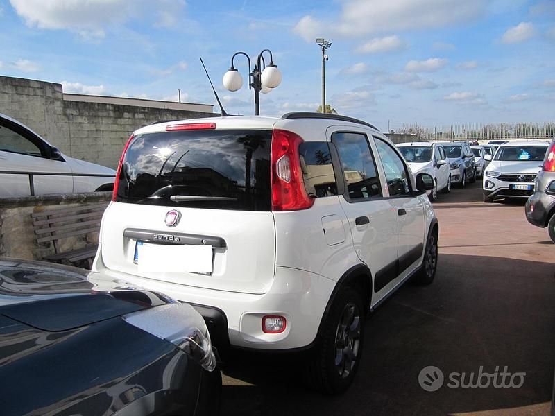 Usata Fiat Panda Lounge 80 CV (58 kW) 2017 Bianco Utilitaria