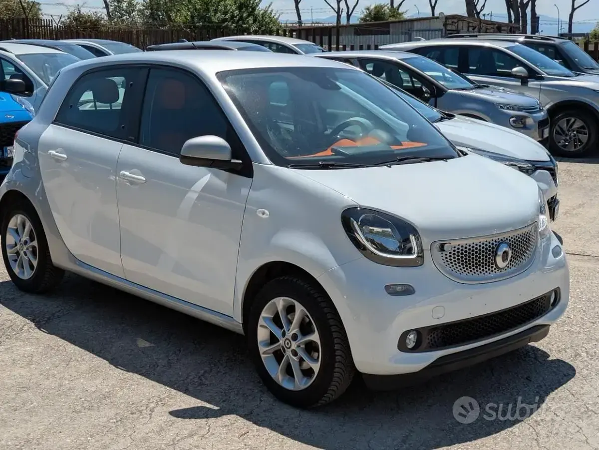 Usata Smart ForFour 71 CV (52 kW) 2017 Bianco(met.) Utilitaria